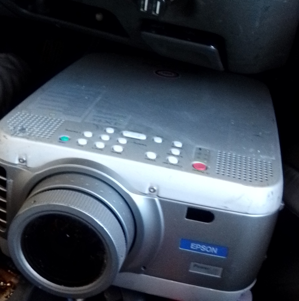 Projector - Picture 1 of 2
